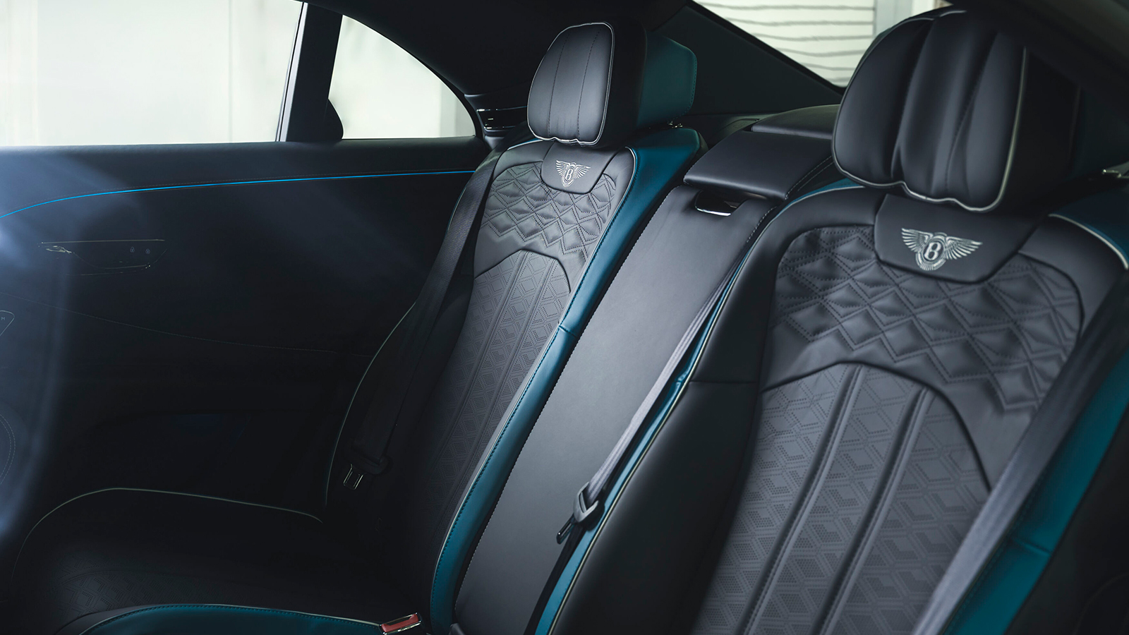 Η νέα βαφή της Bentley κοστίζει περισσότερο από μία Mercedes C-Class!